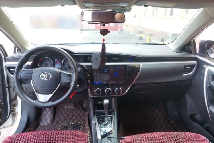 Used Toyota Corolla 2016 1.6L CVT GL-i Cool Edition Center Console