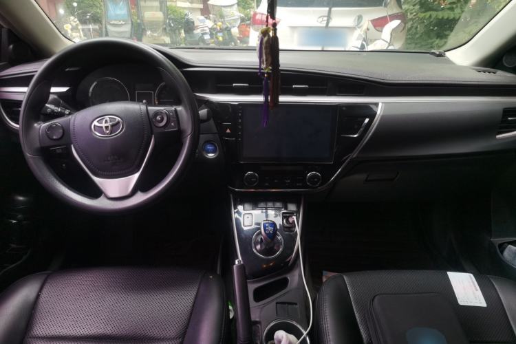 Used Toyota Corolla 2016 Dual-Engine 1.8L E-CVT Pioneer Edition Center Console