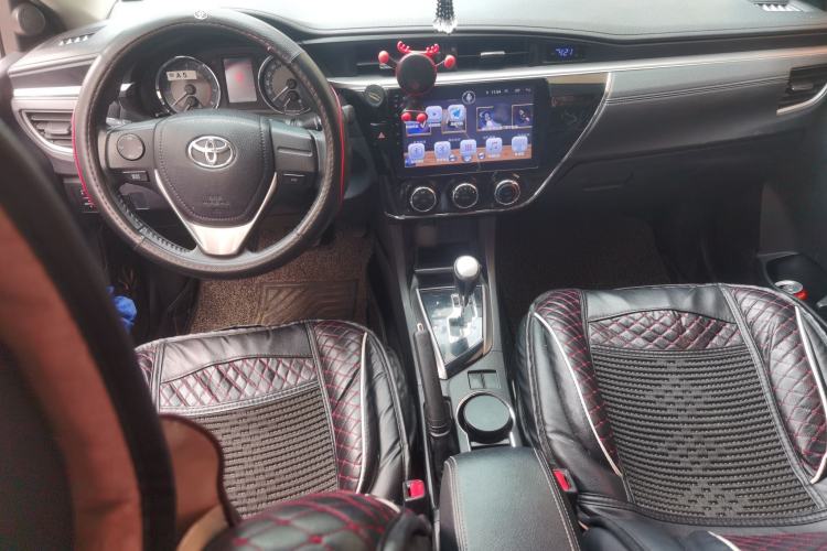 Used Toyota Corolla 2016 1.6L CVT GL-i Cool Edition Center Console