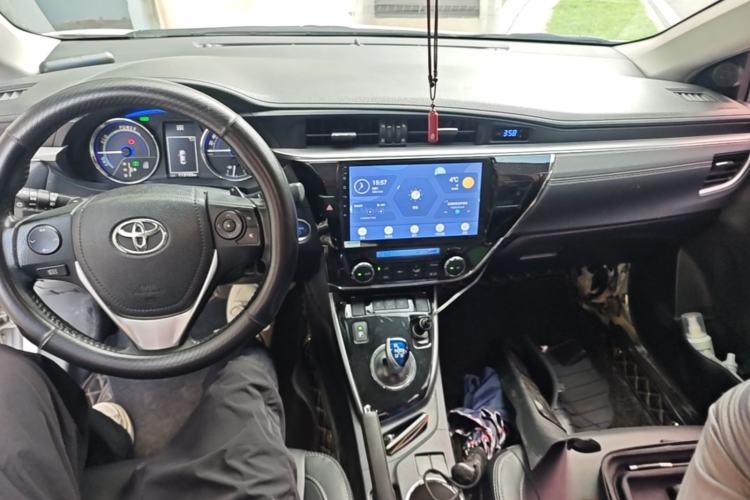 Used Toyota Corolla 2016 Dual-Engine 1.8L E-CVT Elite Edition Center Console