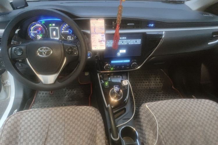 Used Toyota Corolla 2016 Dual-Engine 1.8L E-CVT Pioneer Edition Center Console