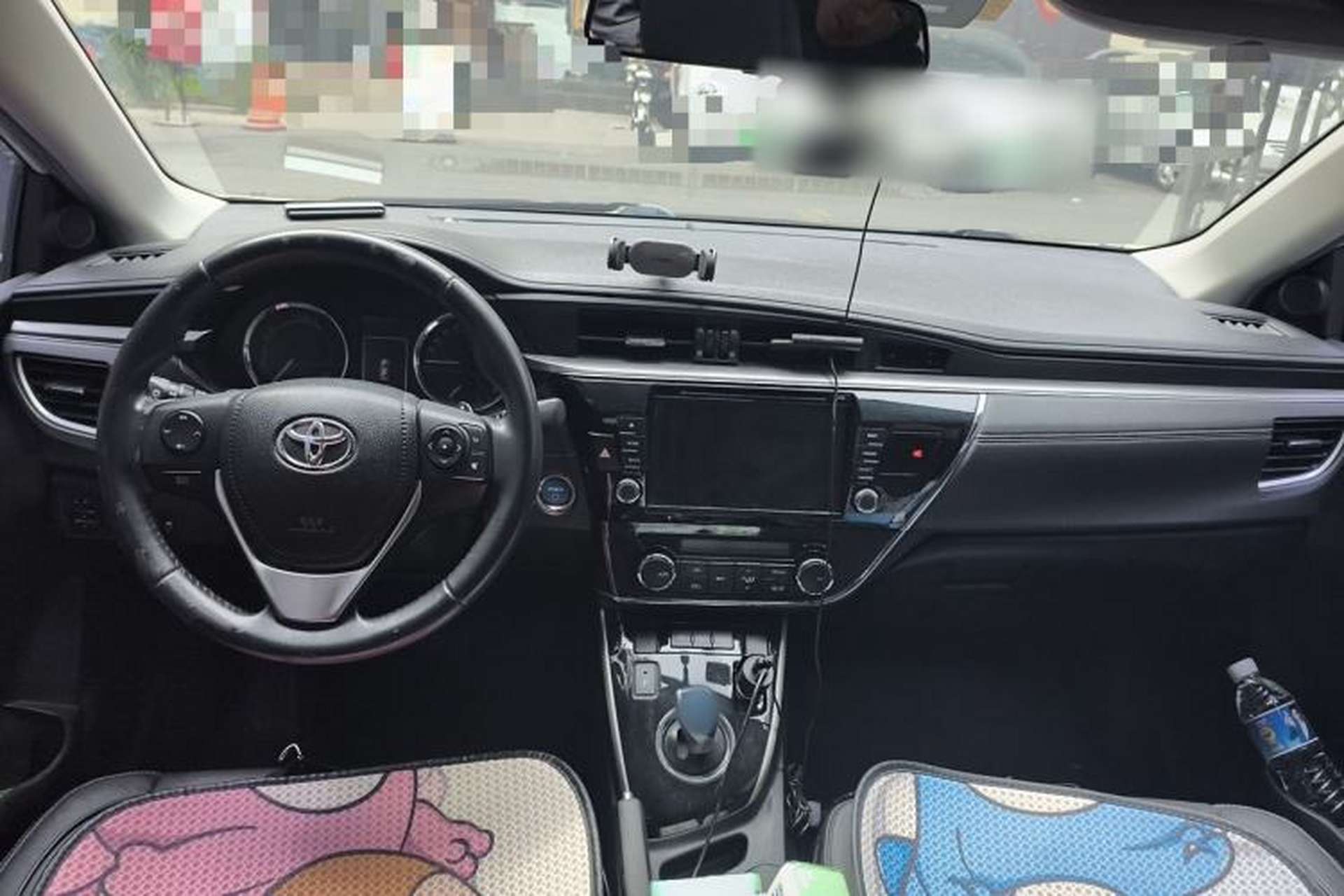 Used Toyota Corolla 2016 Dual-Engine 1.8L E-CVT Elite Edition Center Console