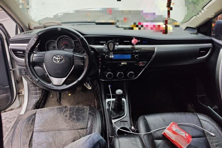 Used Toyota Corolla 2016 1.6L Manual GL-i Cool Edition Center Console