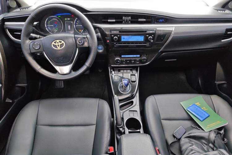 Used Toyota Corolla 2016 Dual-Engine 1.8L E-CVT Leading Edition Center Console