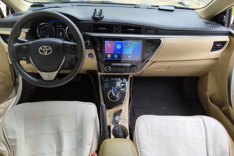 Used Toyota Corolla 2016 Dual-Engine 1.8L E-CVT Leading Edition Center Console