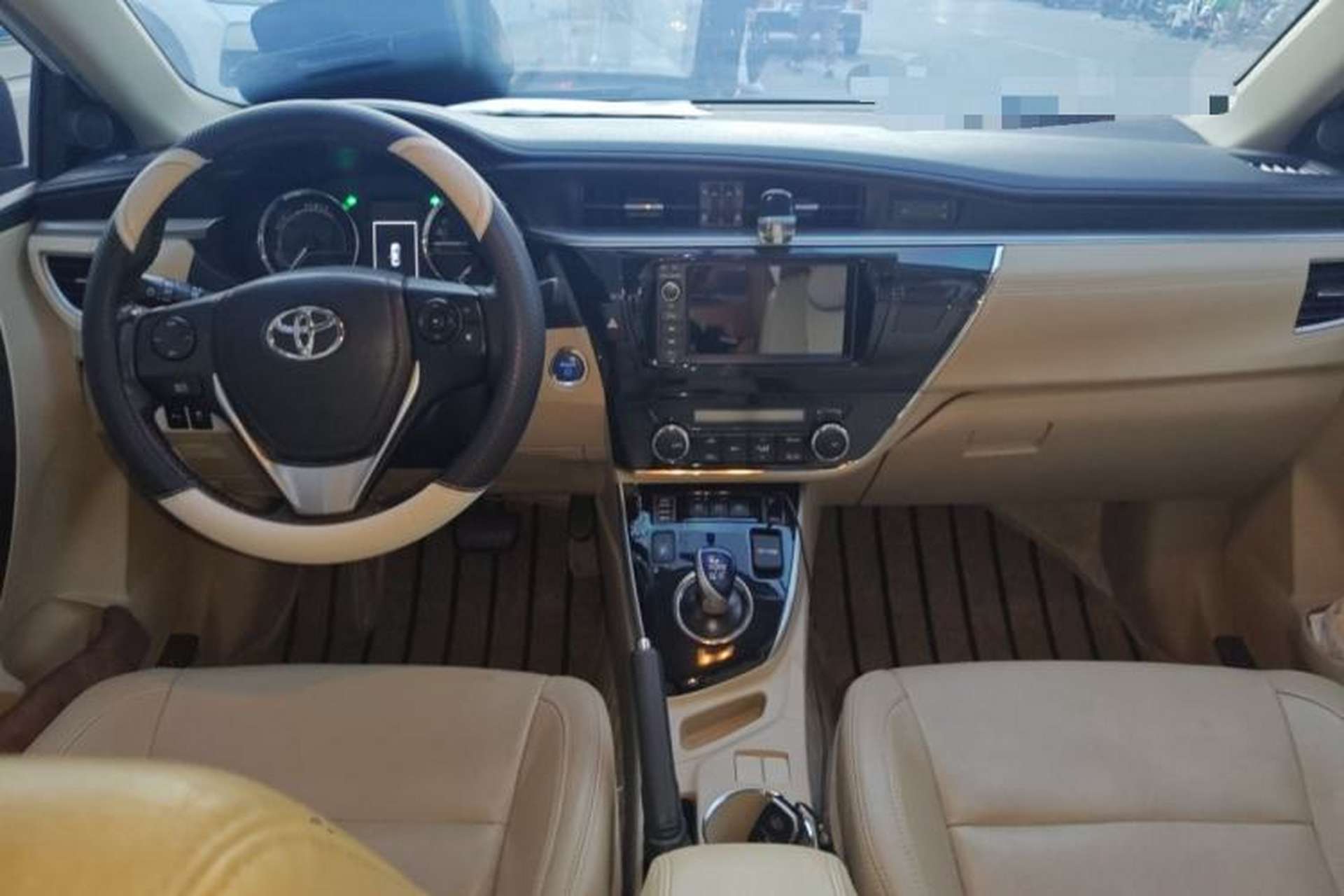 Used Toyota Corolla 2016 Dual-Engine 1.8L E-CVT Elite Edition Center Console