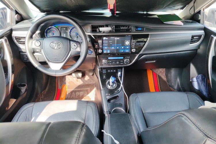 Used Toyota Corolla 2016 Dual-Engine 1.8L E-CVT Elite Edition Center Console