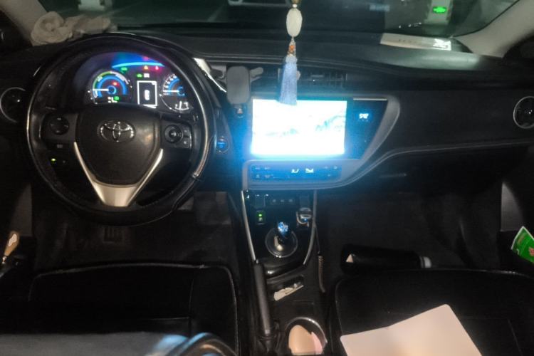 Used Toyota Corolla 2016 Dual-Engine 1.8L E-CVT Elite Edition Center Console