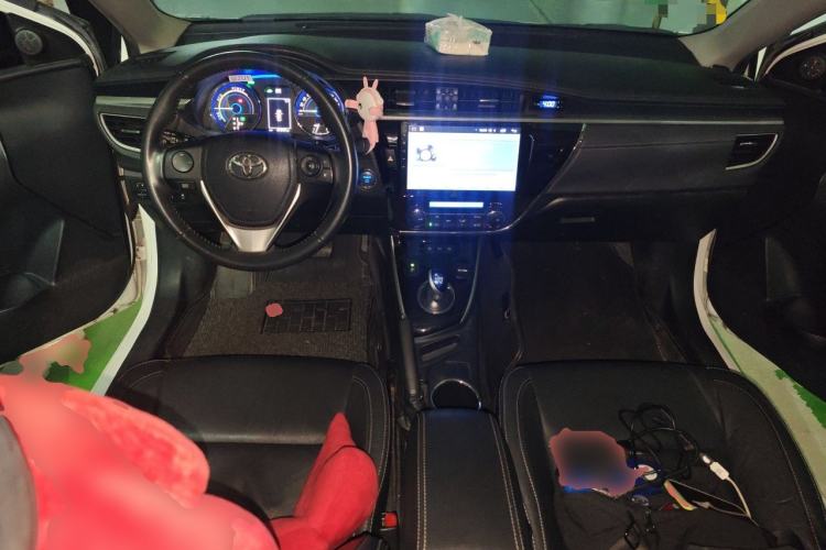 Used Toyota Corolla 2016 Dual-Engine 1.8L E-CVT Elite Edition Center Console