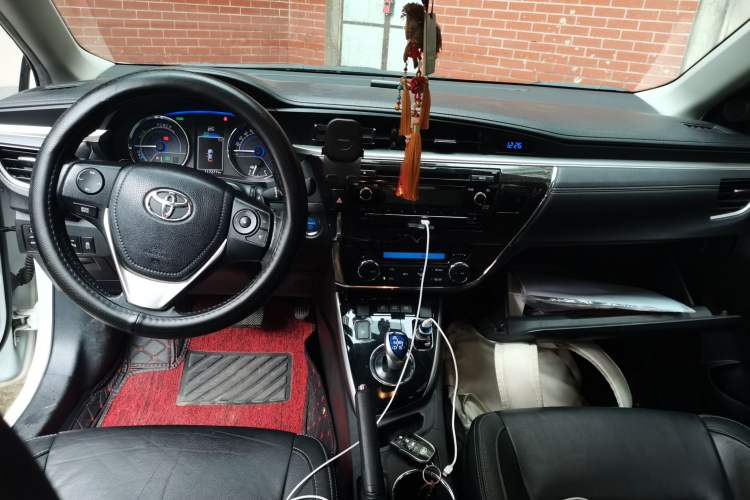 Used Toyota Corolla 2016 Dual-Engine 1.8L E-CVT Elite Edition Center Console