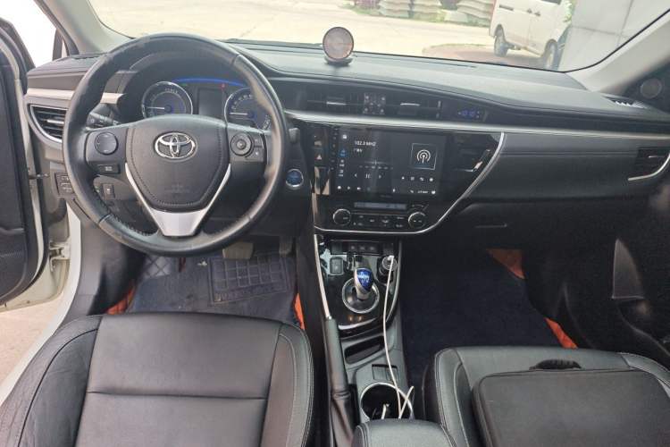 Used Toyota Corolla 2016 Dual-Engine 1.8L E-CVT Elite Edition Center Console