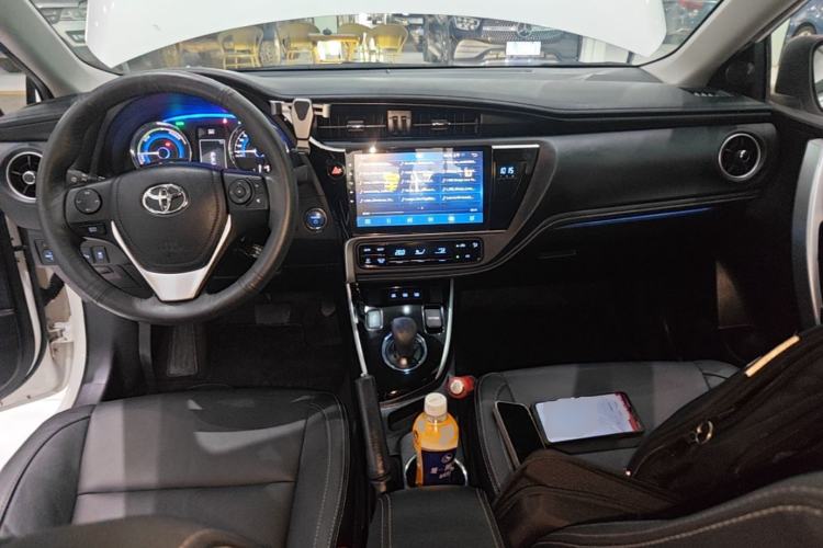 Used Toyota Corolla 2016 Dual-Engine 1.8L E-CVT Elite Edition Center Console
