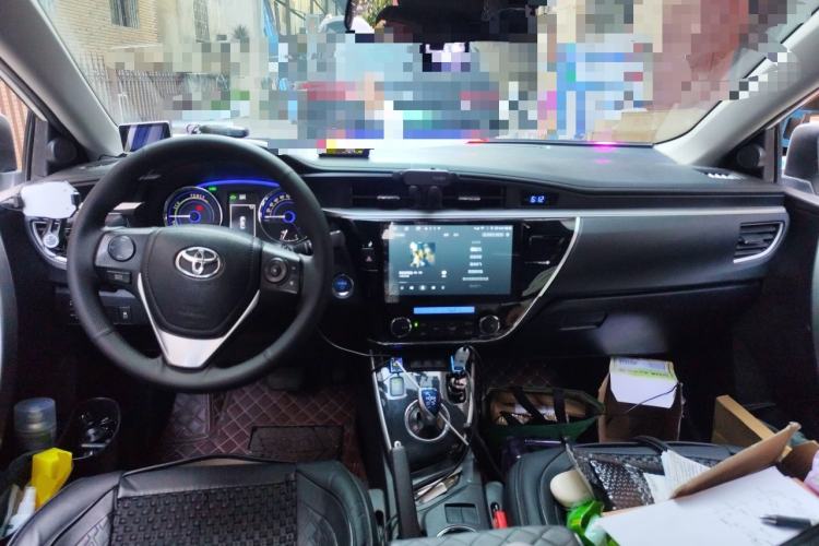 Used Toyota Corolla 2016 Dual-Engine 1.8L E-CVT Leading Edition Center Console