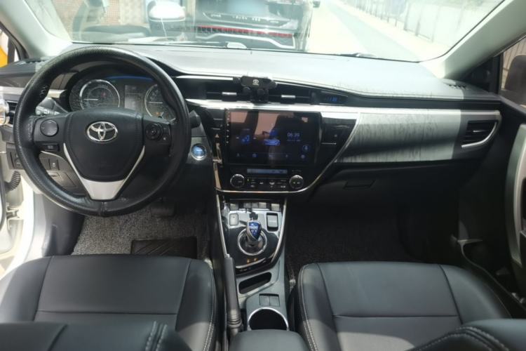 Used Toyota Corolla 2016 Dual-Engine 1.8L E-CVT Leading Edition Center Console