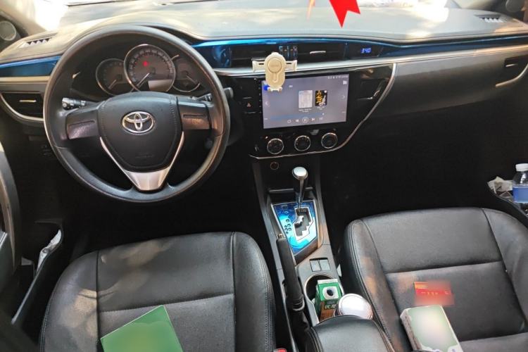 Used Toyota Corolla 2016 1.6L CVT GL-i Cool Edition Center Console
