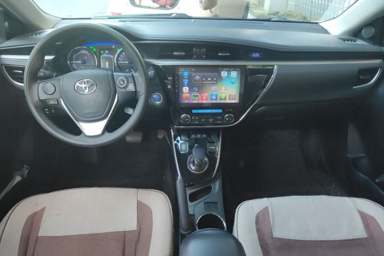 Used Toyota Corolla 2016 Dual-Engine 1.8L E-CVT Elite Edition Center Console