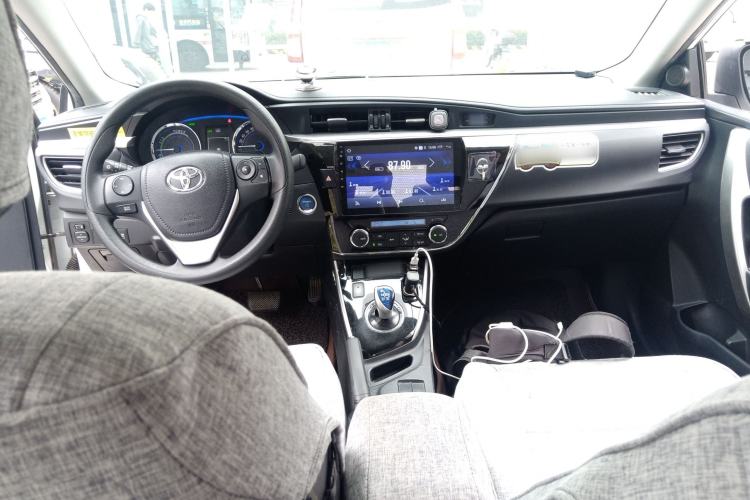 Used Toyota Corolla 2016 Dual-Engine 1.8L E-CVT Pioneer Edition Center Console