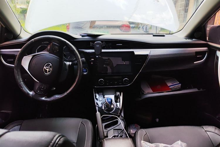 Used Toyota Corolla 2016 Dual-Engine 1.8L E-CVT Elite Edition Center Console