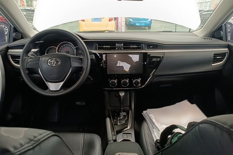 Used Toyota Corolla 2016 1.6L CVT GL-i Cool Edition Center Console