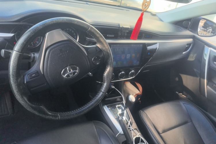 Used Toyota Corolla 2016 1.6L CVT GL-i Cool Edition Center Console
