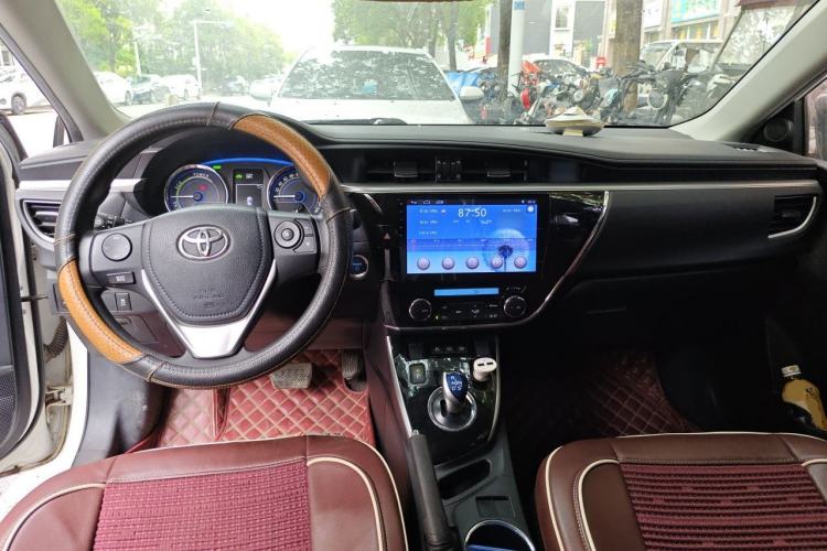 Used Toyota Corolla 2016 Dual-Engine 1.8L E-CVT Leading Edition Center Console