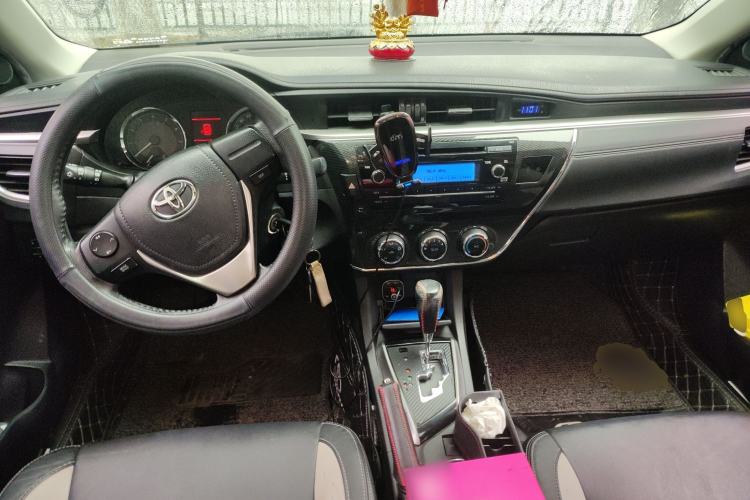 Used Toyota Corolla 2016 1.6L CVT GL-i Cool Edition Center Console