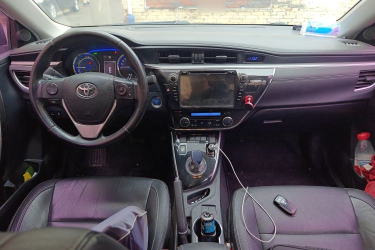 Used Toyota Corolla 2016 Dual-Engine 1.8L E-CVT Elite Edition Center Console