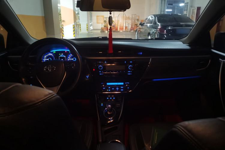 Used Toyota Corolla 2016 Dual-Engine 1.8L E-CVT Elite Edition Center Console