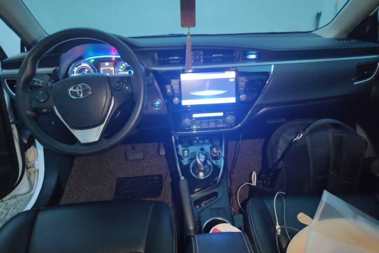Used Toyota Corolla 2016 Dual-Engine 1.8L E-CVT Leading Edition Center Console