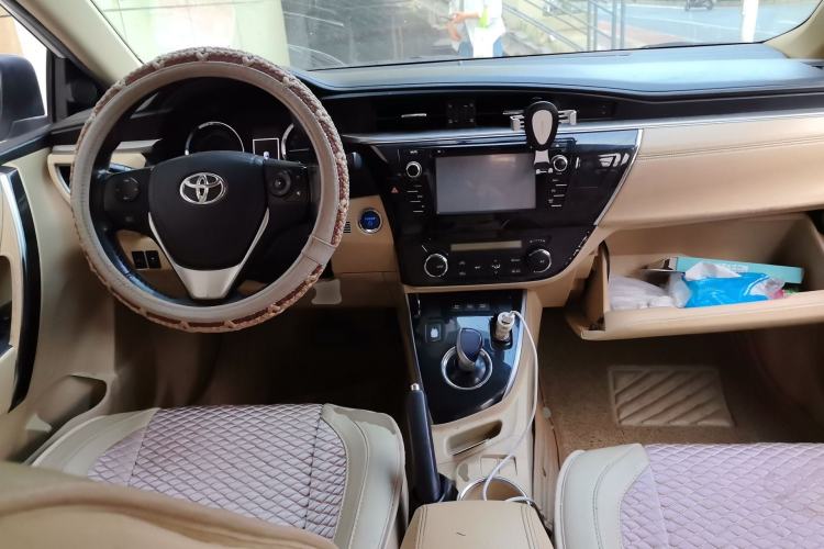 Used Toyota Corolla 2016 Dual-Engine 1.8L E-CVT Elite Edition Center Console