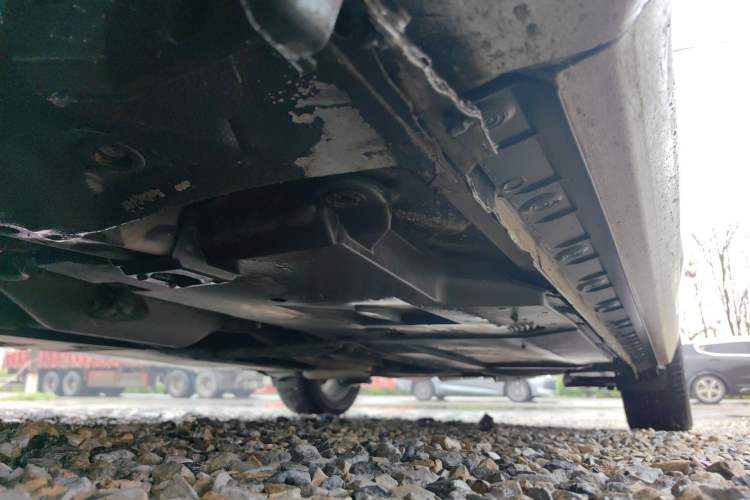 Used Toyota Corolla 2016 Dual-Engine 1.8L E-CVT Leading Edition Chassis Front Left