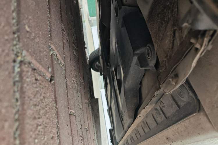 Used Toyota Corolla 2016 Dual-Engine 1.8L E-CVT Pioneer Edition Chassis Front Left