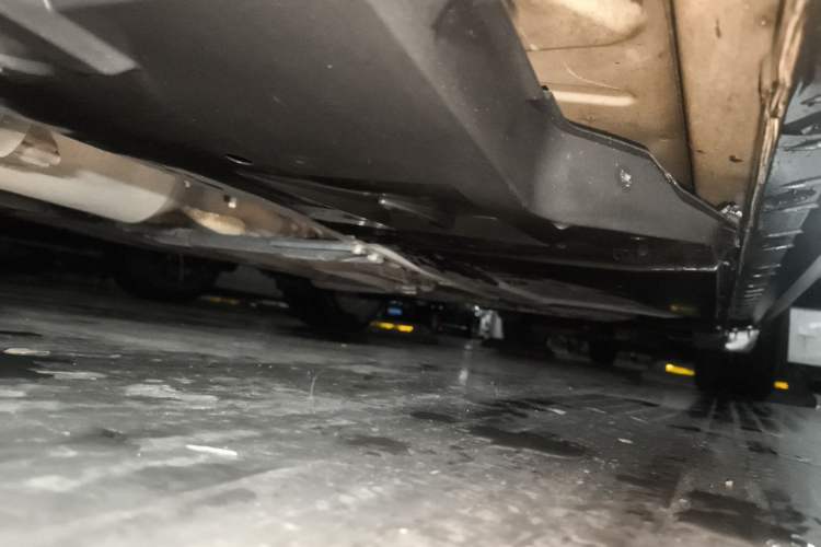 Used Toyota Corolla 2016 Dual-Engine 1.8L E-CVT Elite Edition Chassis Front Left
