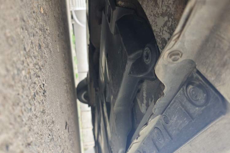 Used Toyota Corolla 2016 Dual-Engine 1.8L E-CVT Elite Edition Chassis Front Left