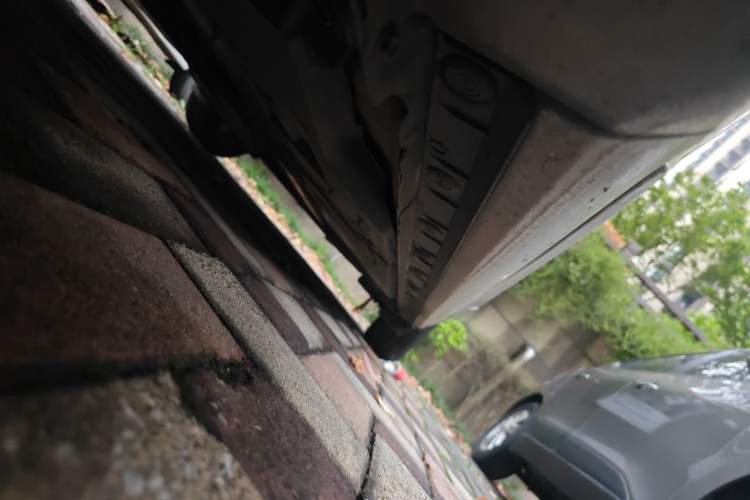 Used Toyota Corolla 2016 Dual-Engine 1.8L E-CVT Elite Edition Chassis Front Left