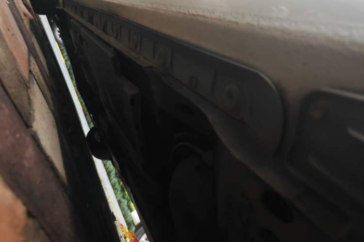 Used Toyota Corolla 2016 Dual-Engine 1.8L E-CVT Elite Edition Chassis Rear Left