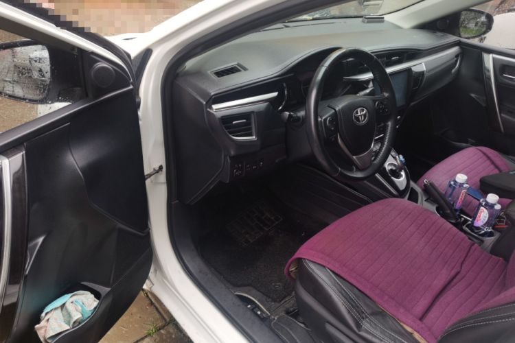 Used Toyota Corolla 2016 Dual-Engine 1.8L E-CVT Elite Edition Driver Seat