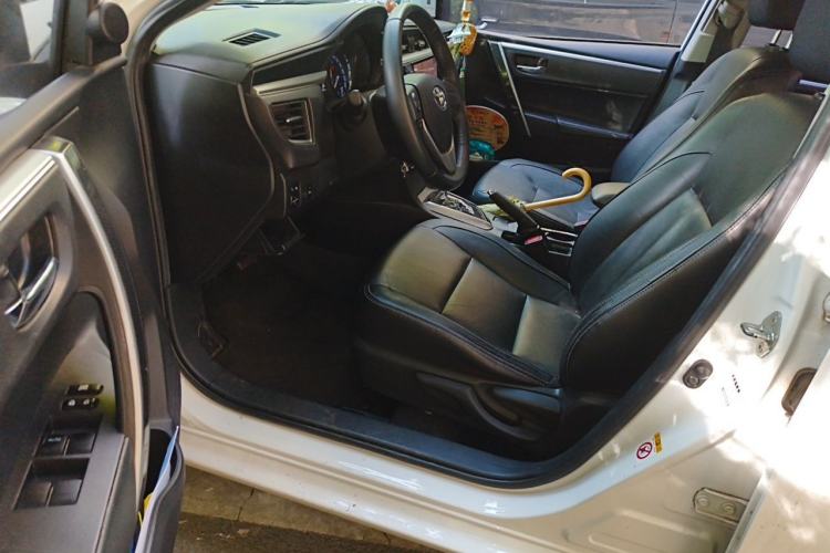 Used Toyota Corolla 2016 1.6L CVT GL-i Cool Edition Driver Seat