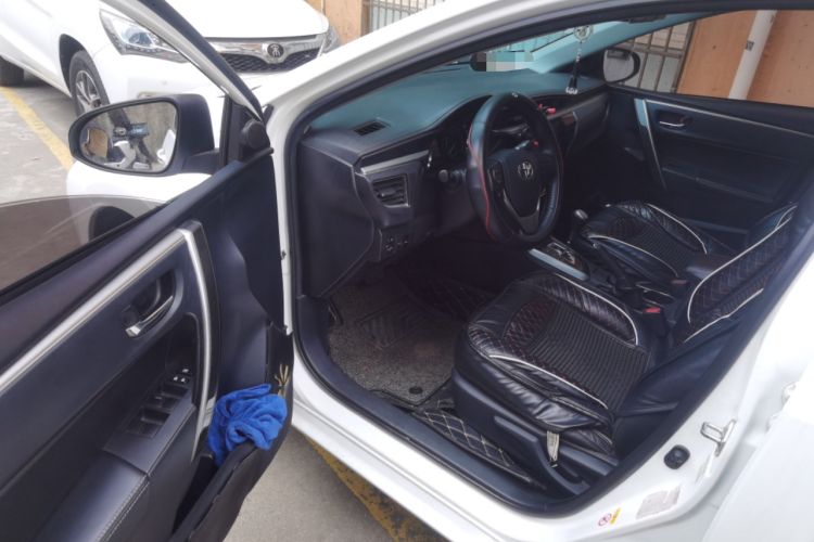 Used Toyota Corolla 2016 1.6L CVT GL-i Cool Edition Driver Seat