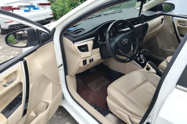 Used Toyota Corolla 2016 Dual-Engine 1.8L E-CVT Elite Edition Driver Seat