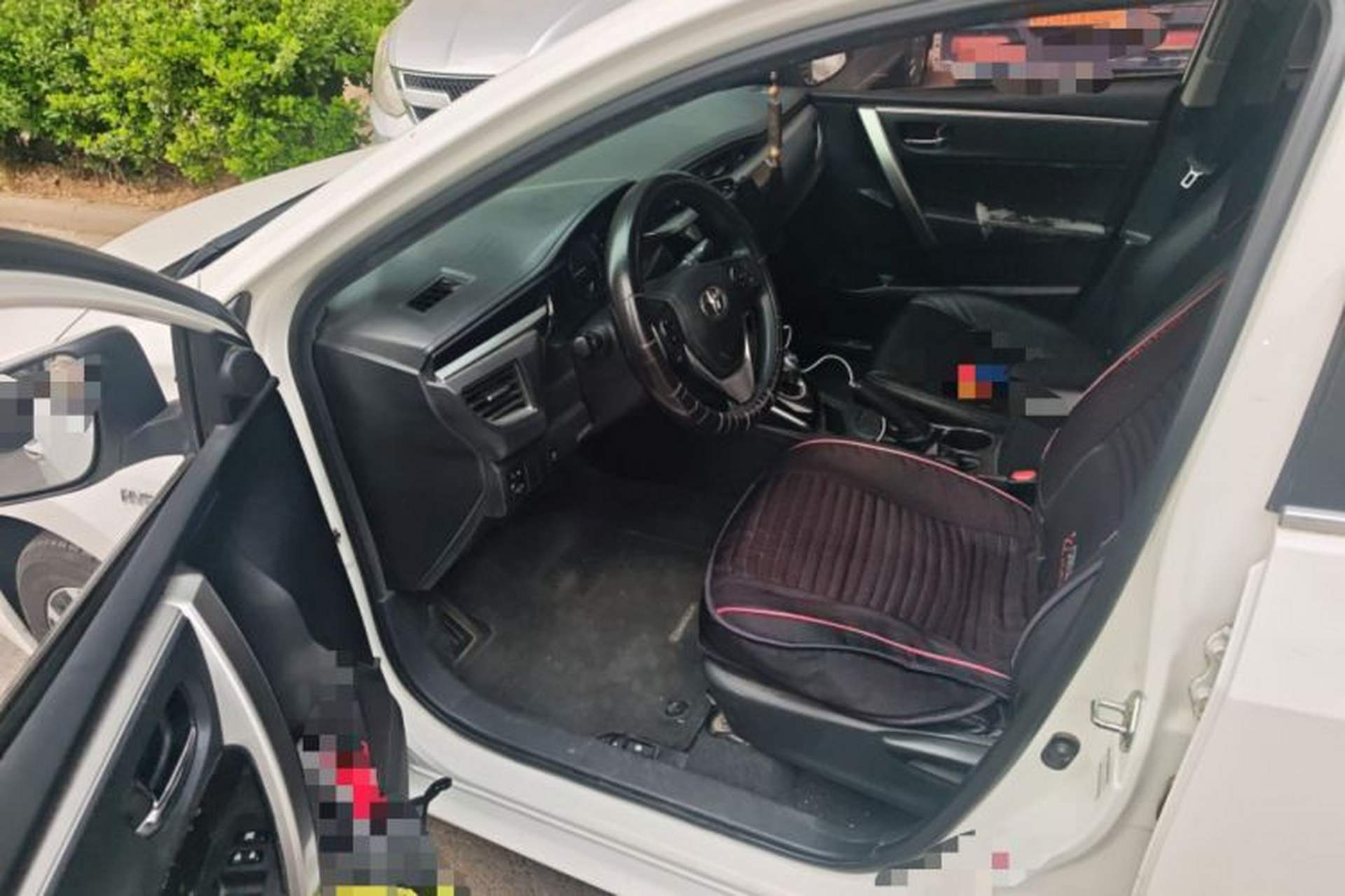 Used Toyota Corolla 2016 Dual-Engine 1.8L E-CVT Leading Edition Driver Seat
