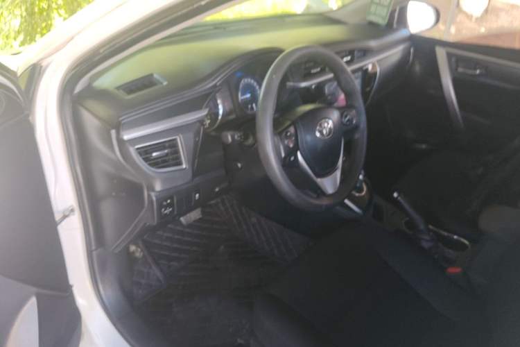 Used Toyota Corolla 2016 Dual-Engine 1.8L E-CVT Leading Edition Driver Seat