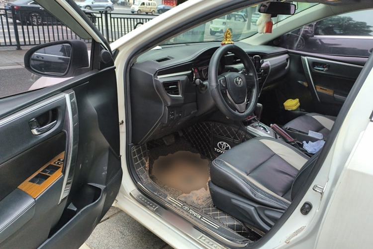 Used Toyota Corolla 2016 1.6L CVT GL-i Cool Edition Driver Seat