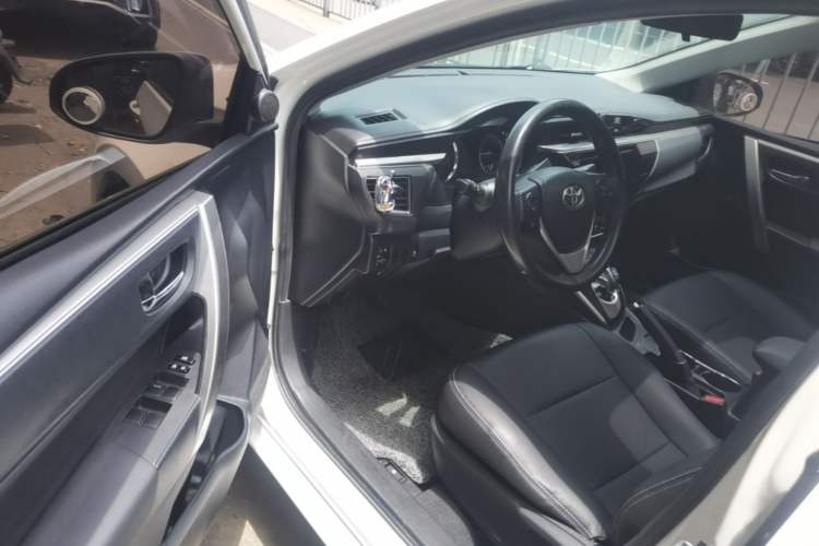 Used Toyota Corolla 2016 Dual-Engine 1.8L E-CVT Leading Edition Driver Seat