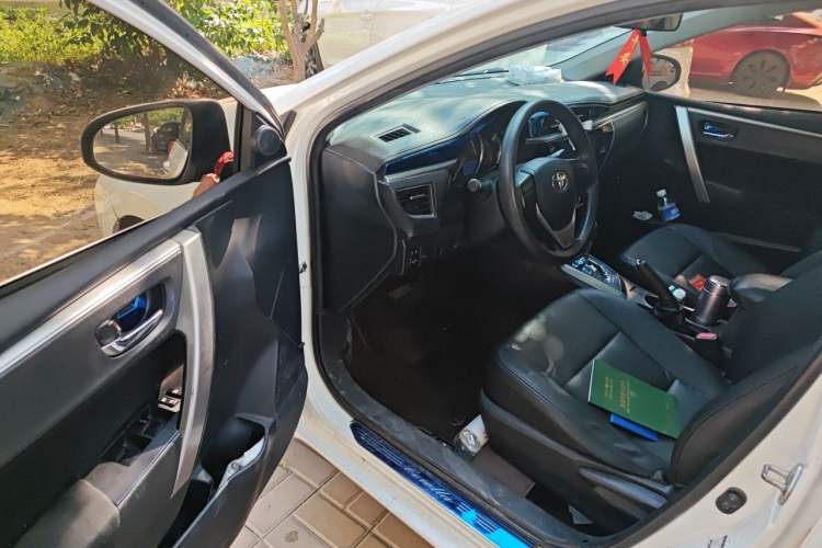 Used Toyota Corolla 2016 1.6L CVT GL-i Cool Edition Driver Seat