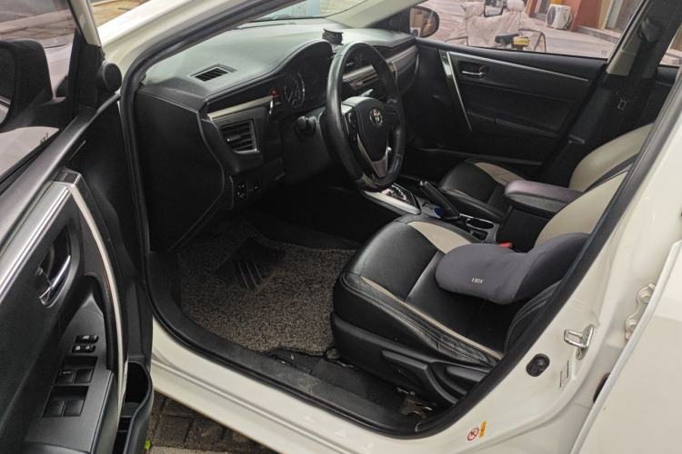 Used Toyota Corolla 2016 1.6L CVT GL-i Cool Edition Driver Seat