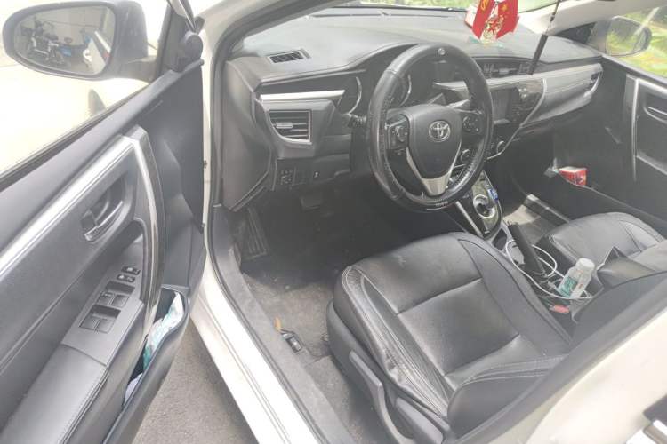 Used Toyota Corolla 2016 Dual-Engine 1.8L E-CVT Luxury Edition Driver Seat