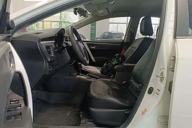Used Toyota Corolla 2016 1.6L CVT GL-i Cool Edition Driver Seat