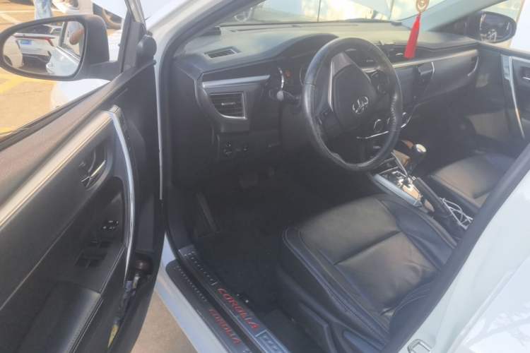 Used Toyota Corolla 2016 1.6L CVT GL-i Cool Edition Driver Seat