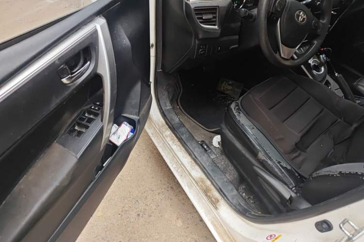 Used Toyota Corolla 2016 Dual-Engine 1.8L E-CVT Pioneer Edition Driver Seat